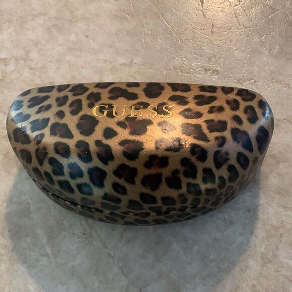 GUESS Animal Print Glasses Case - Picture 1 of 3